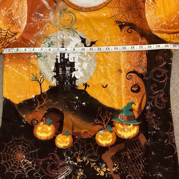 size L, bust up to 42” inches, new condition, pretty fall Halloween bat 🦇 shirt - Picture 4 of 9